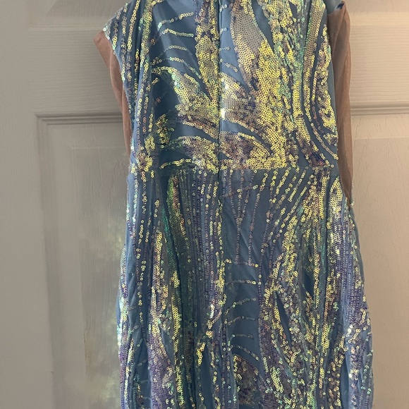 Sky blue iridescent prom dress / formal dress was used for 4 hours. No tags - Picture 4 of 10
